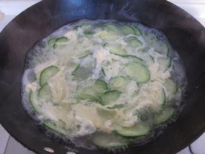 娱乐吃瓜酱鸡蛋汤视频播放,揭秘视频背后的趣味与温情